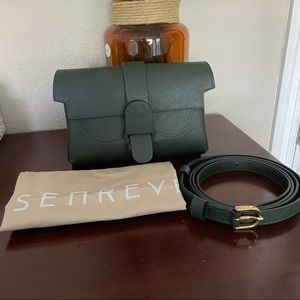 NWOT Aria Belt Bag - pebbled Forest/Gold